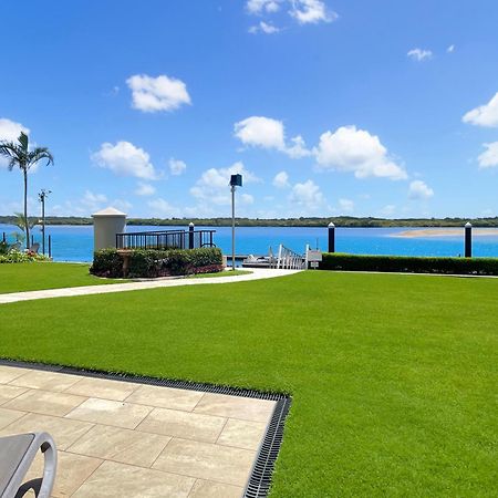 Relaxing Escape: Pool, Tennis Court, Garden Terrace & Water Views Daire Maroochydore Dış mekan fotoğraf