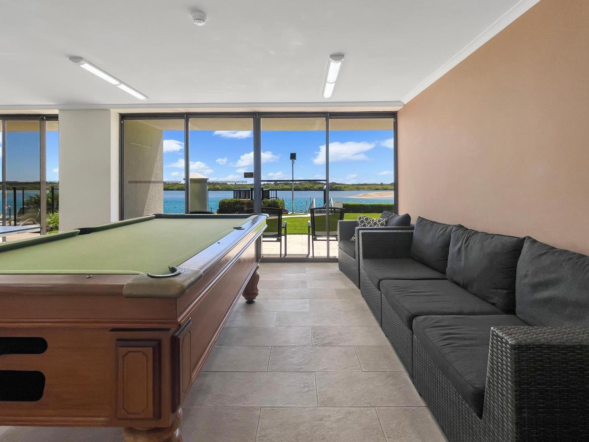 Relaxing Escape: Pool, Tennis Court, Garden Terrace & Water Views Daire Maroochydore Dış mekan fotoğraf