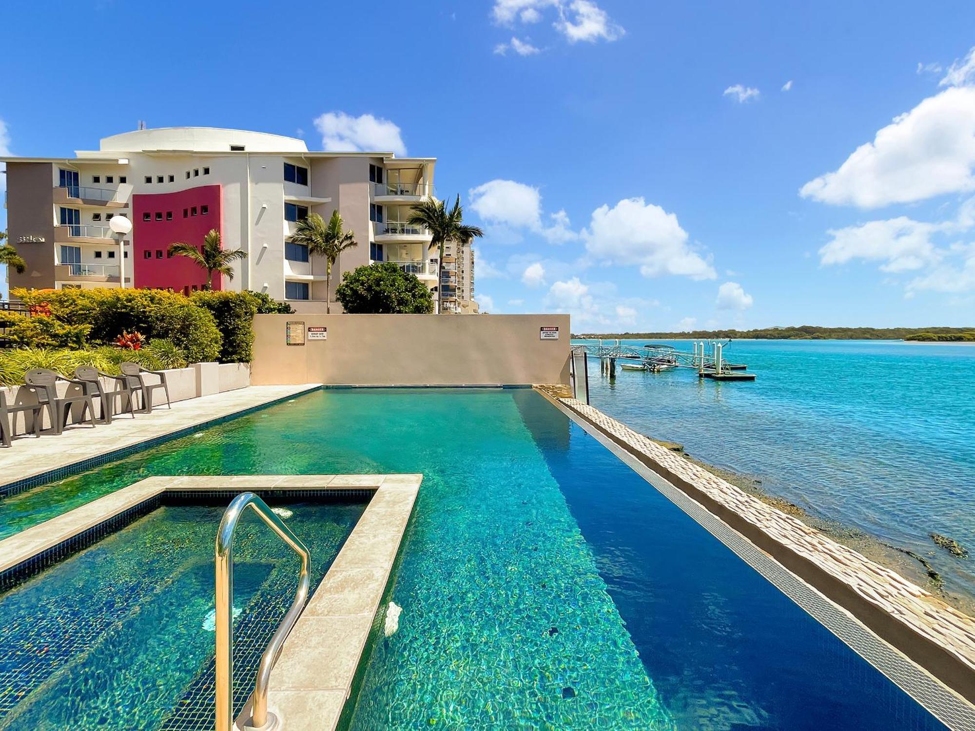 Relaxing Escape: Pool, Tennis Court, Garden Terrace & Water Views Daire Maroochydore Dış mekan fotoğraf